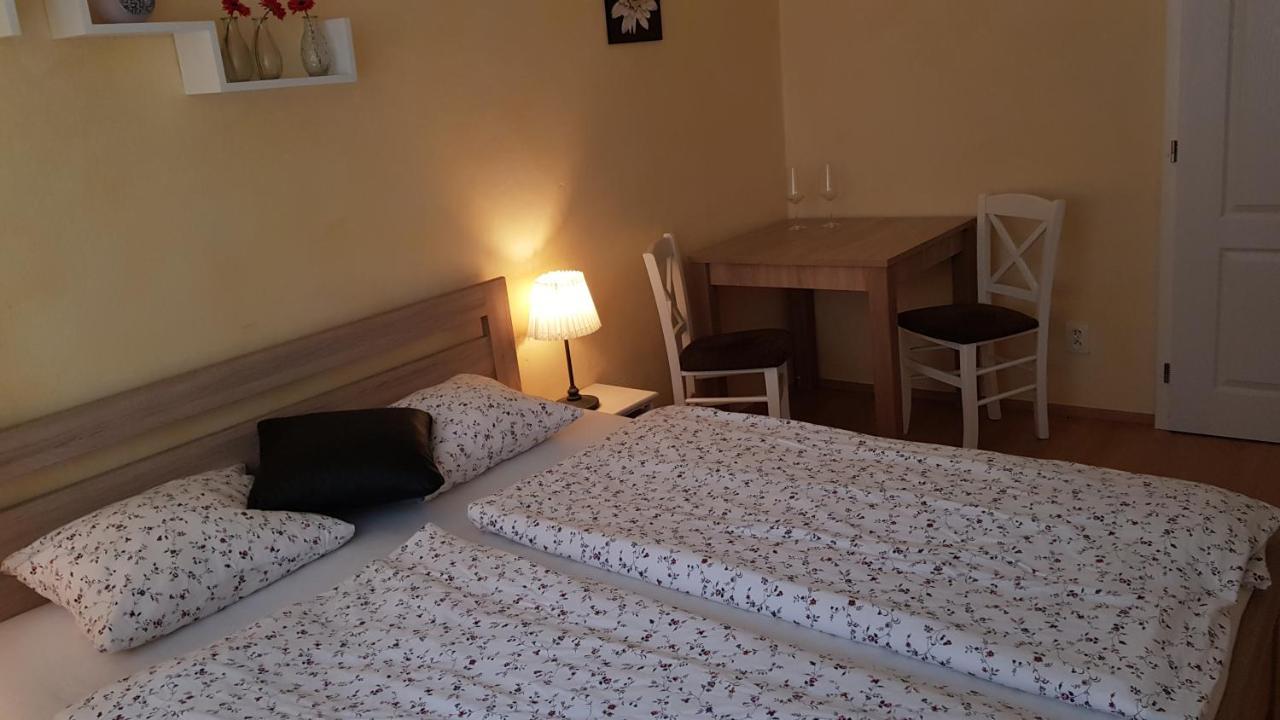 Apartman Lotos Mikulov Ngoại thất bức ảnh